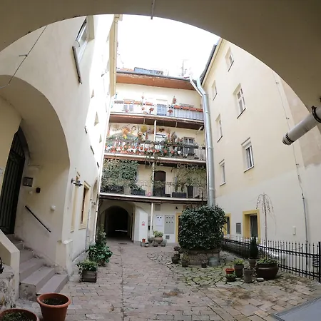 Downtown Apartmán *